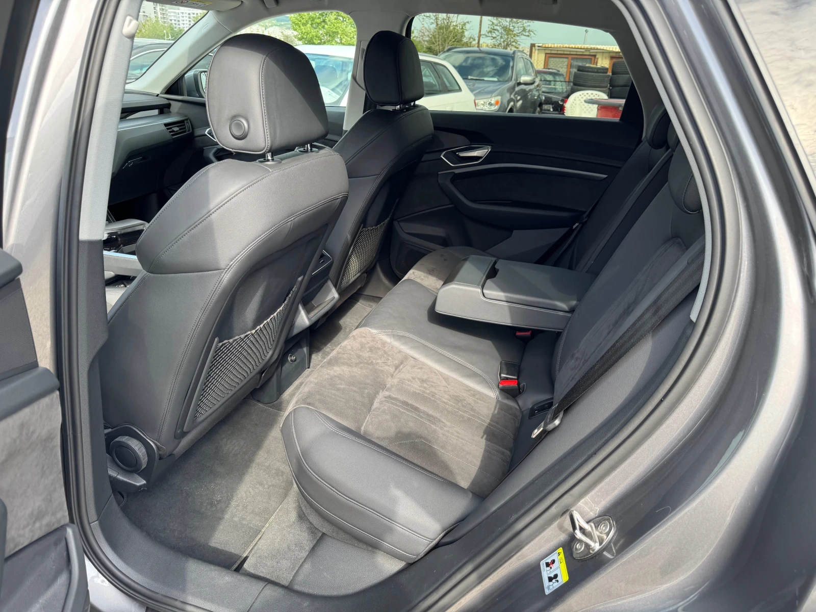 Audi E-Tron 50 S Quattro 45000km KAMERA , снимка 14 - Автомобили и джипове - 54621167