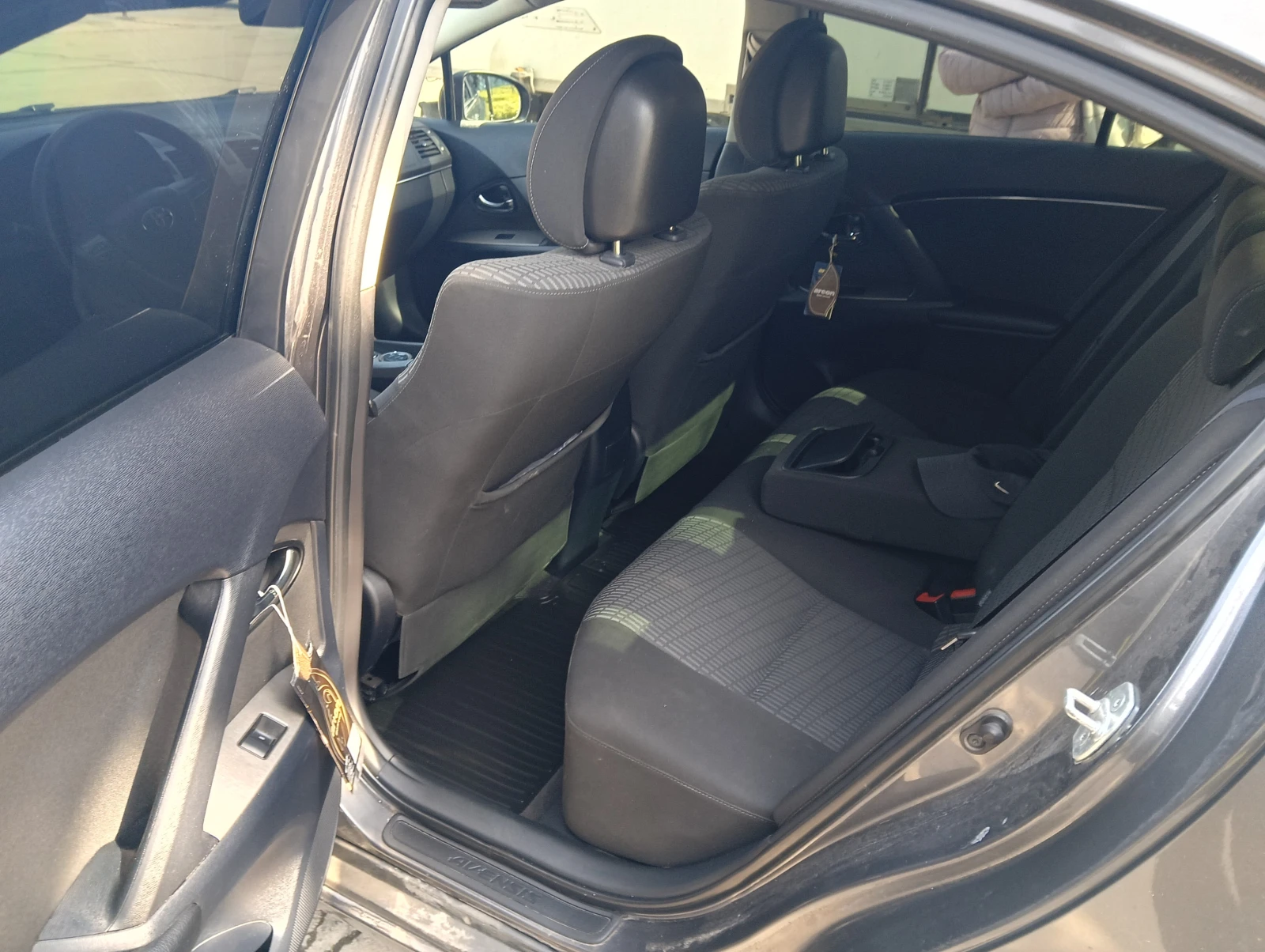 Toyota Avensis 2.0 D4D 126 �.� | Mobile.bg � ����������� 9