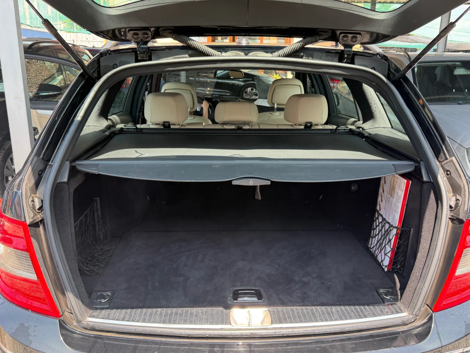 Mercedes-Benz C 220 2.2CDI 170h.p НАВИГАЦИЯ КОЖЕН САЛОН 6 СКОРОСТИ, снимка 14 - Автомобили и джипове - 54700126