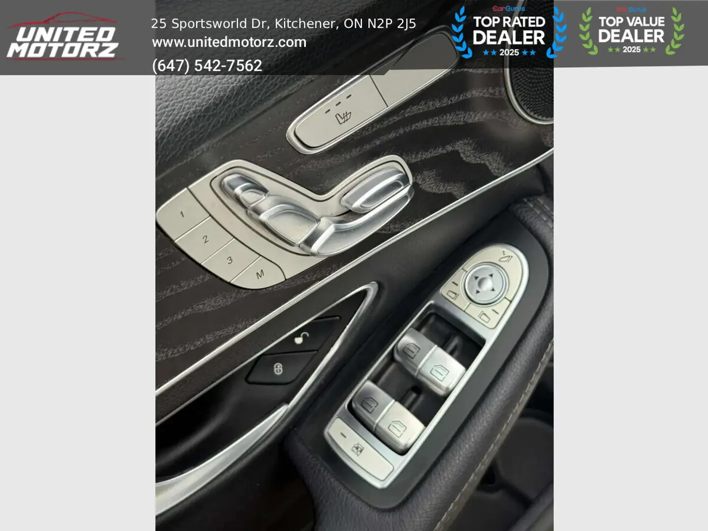 Mercedes-Benz C 300 AMG* 4M* Night* Панорама, снимка 13 - Автомобили и джипове - 55440354
