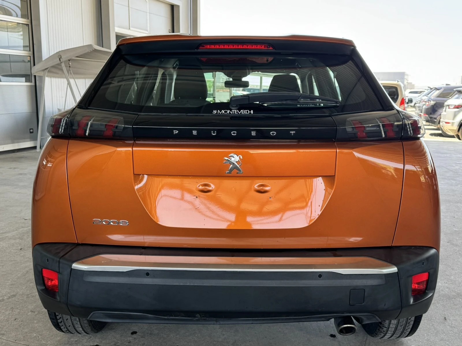 Peugeot 2008 1.5BLUEHDI* 110ps* 6ск* Distronic* НАВИ* КАМЕРА, снимка 4 - Автомобили и джипове - 55472816