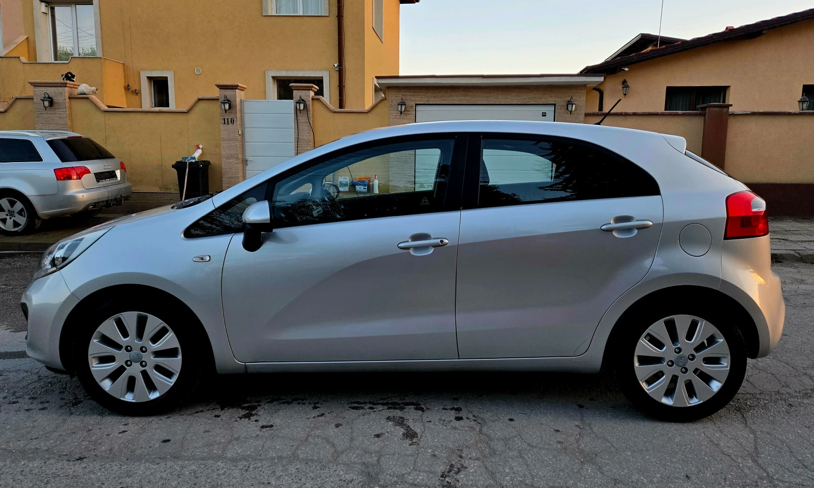 Kia Rio 1.4 Германия Клима Парктроник 1-Собственик Евро 5 , снимка 2 - Автомобили и джипове - 55683749