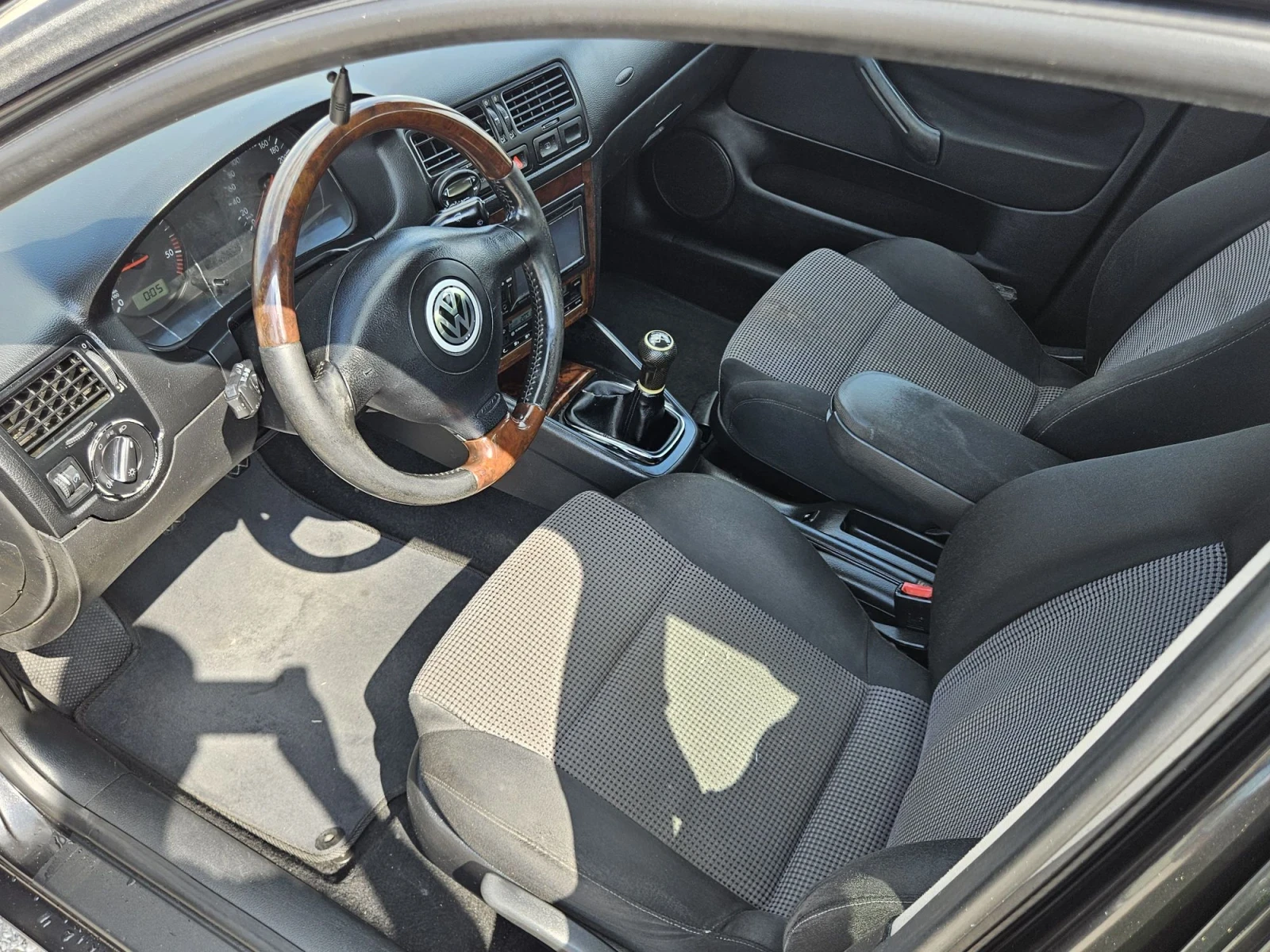 VW Bora 1.9 TDI 116* Xenon* Recaro , снимка 9 - Автомобили и джипове - 55689760