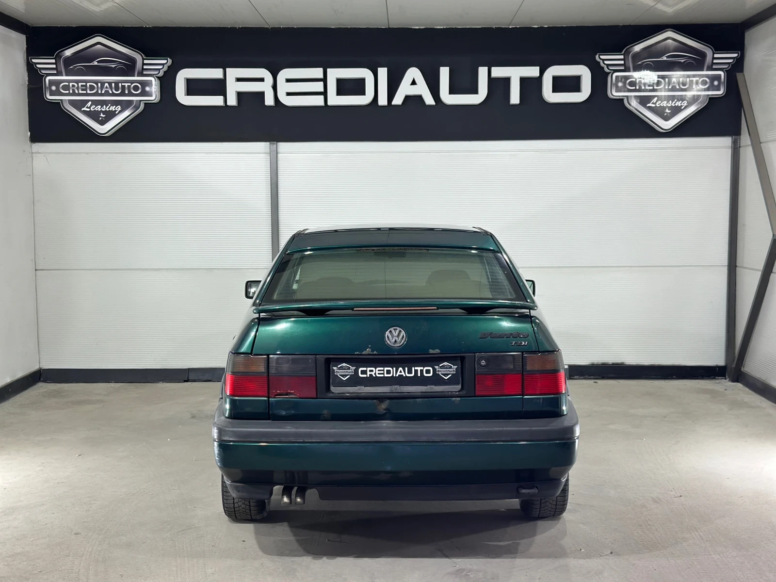 VW Vento, снимка 5 - Автомобили и джипове - 55740107