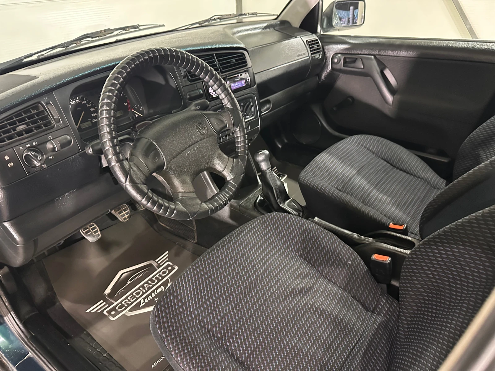 VW Vento, снимка 7 - Автомобили и джипове - 55740107