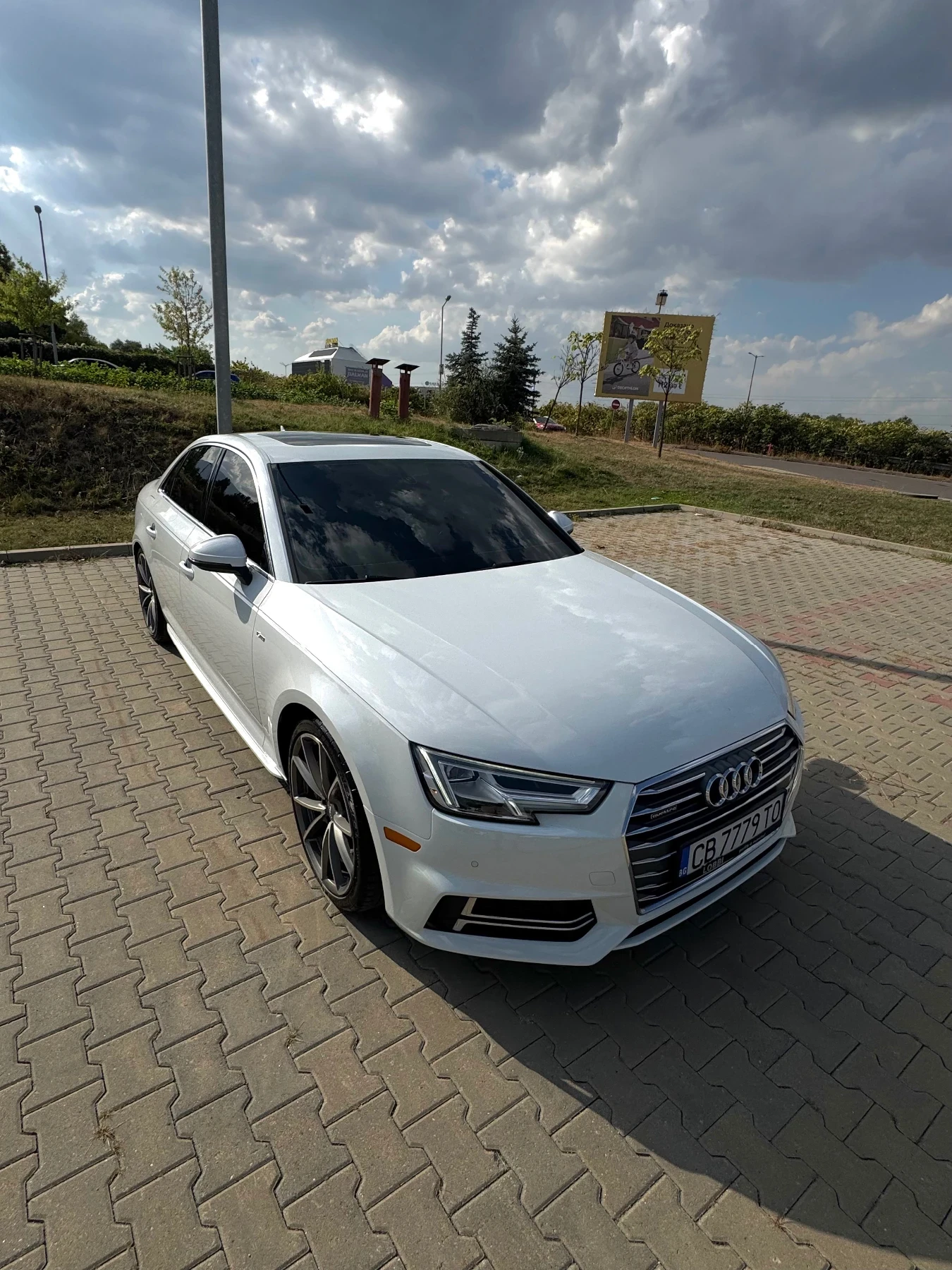 Audi A4 2.0 TFSI, снимка 4 - Автомобили и джипове - 55904996