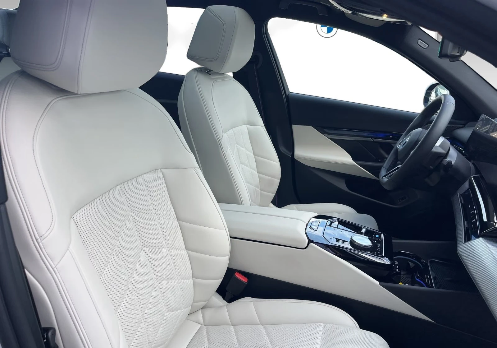 BMW i5 40eDRIVE/340HP/MSPORT/360/B&W/HUD/PANO/ACC/902z, снимка 9 - Автомобили и джипове - 56200425