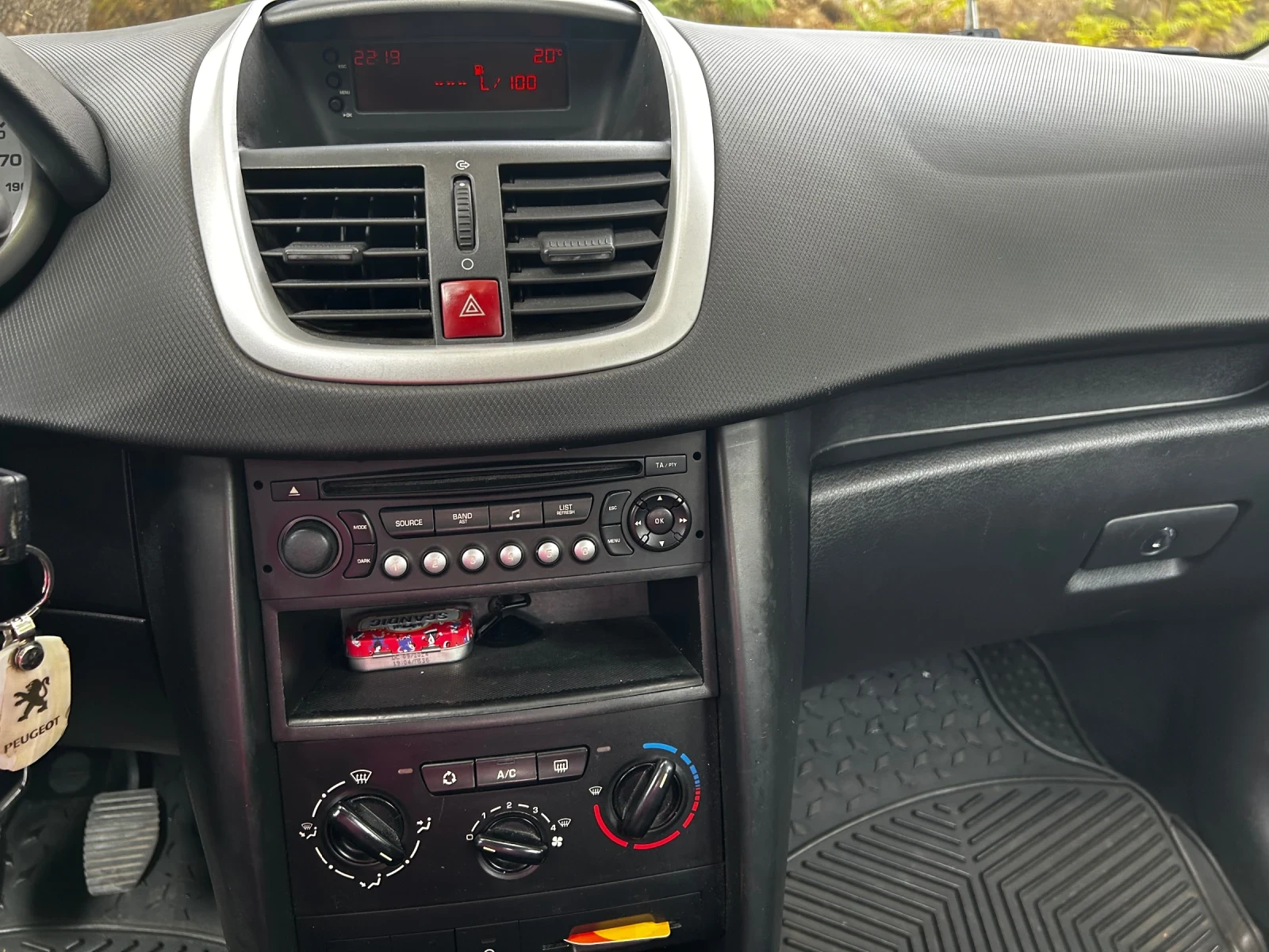 Peugeot 207, снимка 7 - Автомобили и джипове - 56287636