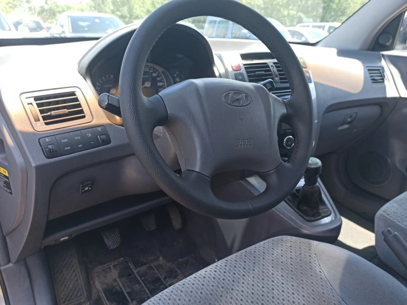 Hyundai Tucson 4х4, ГАЗ, 2.0i, снимка 16 - Автомобили и джипове - 45877884