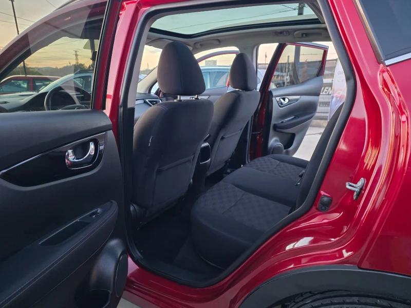 Nissan Qashqai 62442km 1.2i-116к.с-EURO 6b АВТОМАТИК-ШВЕЙЦАРИЯ, снимка 15 - Автомобили и джипове - 52110401
