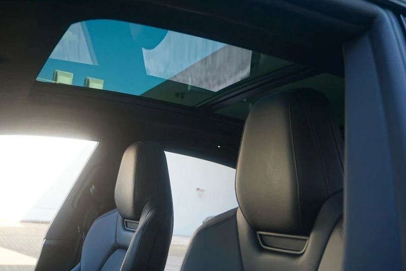 Porsche Macan 4 ELECTRIC/PASM/SPORT CHRONO/KEYLESS/PANO/, снимка 7 - Автомобили и джипове - 52225040