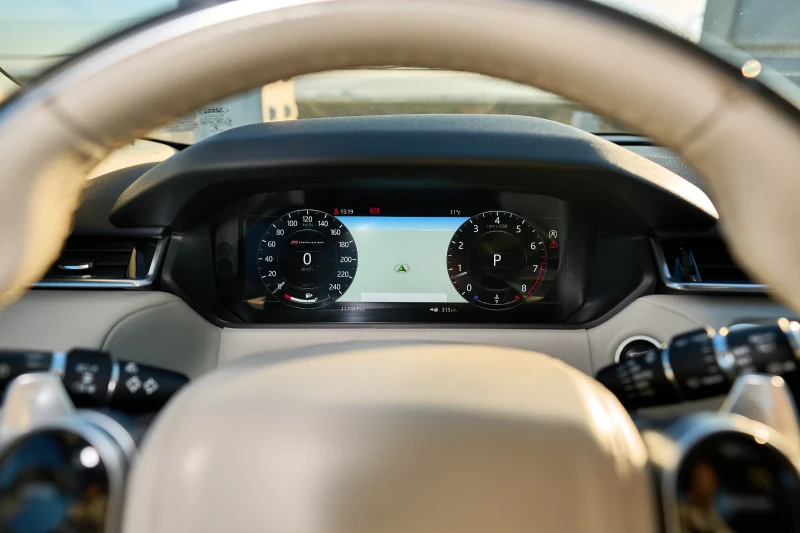 Land Rover Range Rover Velar, снимка 15 - Автомобили и джипове - 52850928