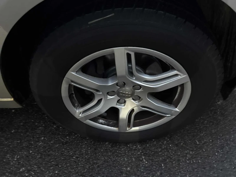 Audi Q5 QUATTRO* PREMIUM* KEYLESS* АвтоКредит(ЦЕНА ДО БГ), снимка 9 - Автомобили и джипове - 53516307