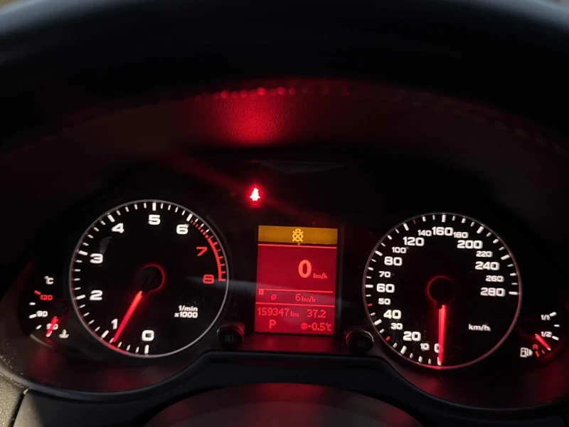 Audi Q5 QUATTRO* PREMIUM* KEYLESS* АвтоКредит(ЦЕНА ДО БГ), снимка 7 - Автомобили и джипове - 53516307