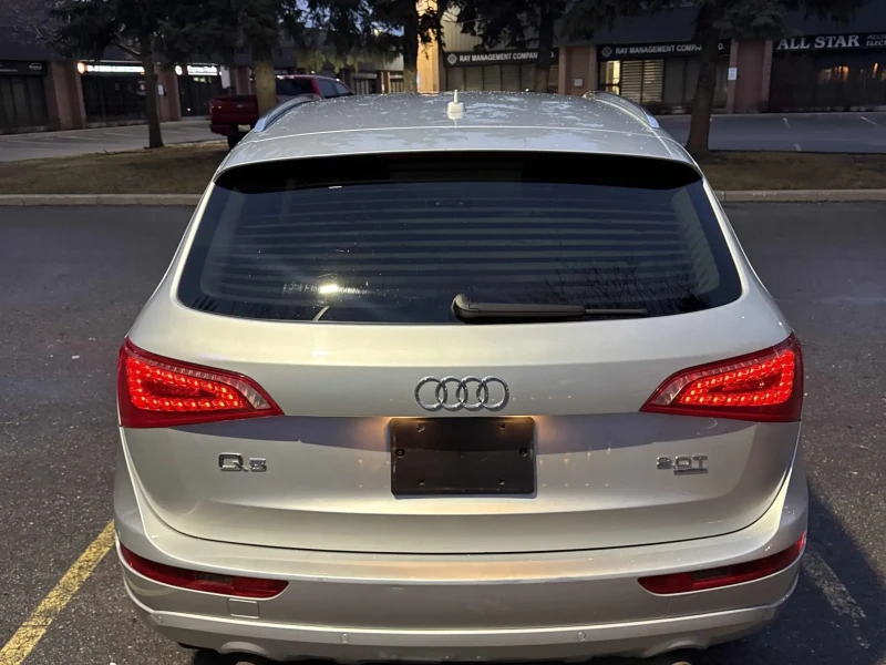 Audi Q5 QUATTRO* PREMIUM* KEYLESS* АвтоКредит(ЦЕНА ДО БГ), снимка 5 - Автомобили и джипове - 53516307