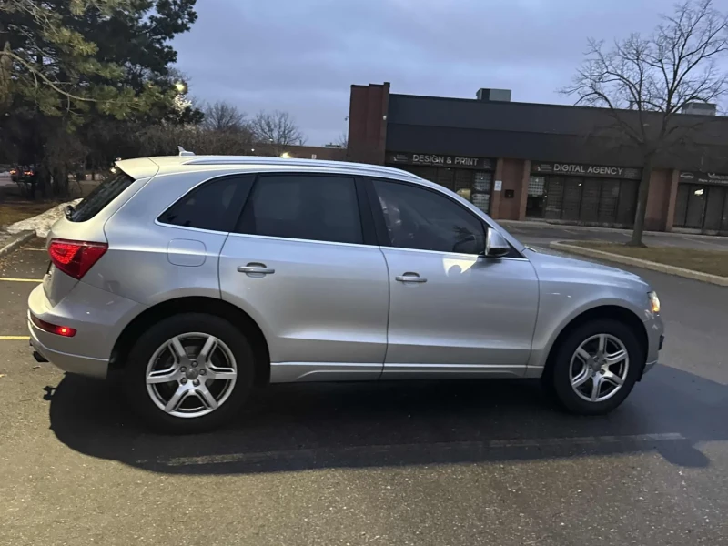 Audi Q5 QUATTRO* PREMIUM* KEYLESS* АвтоКредит(ЦЕНА ДО БГ), снимка 4 - Автомобили и джипове - 53516307