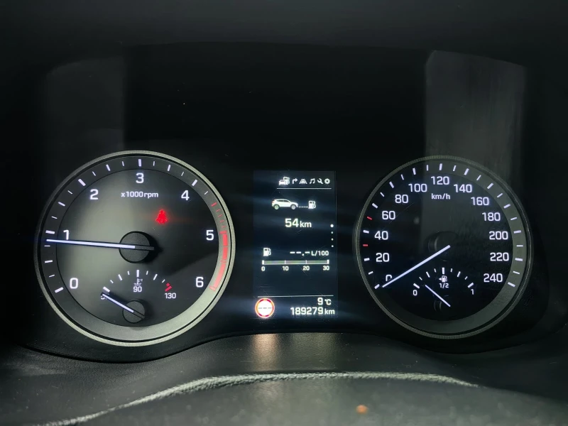 Hyundai Tucson Creative 1.7 CRDI 116 к.с. НАВИГАЦИЯ, ПОДГРЕВИ, снимка 11 - Автомобили и джипове - 53523781