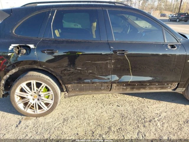 Porsche Cayenne E-HYBRID S PLATINUM EDITION* 4x4* Обдухване* BOSE* - изображение 8