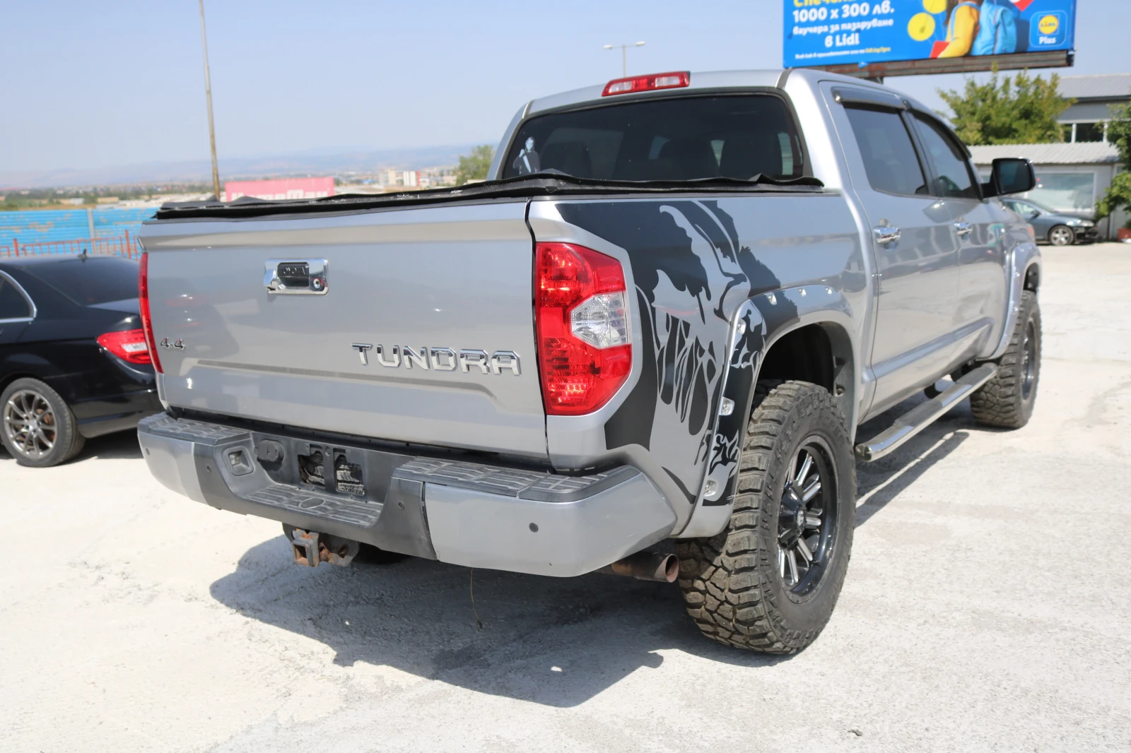 Toyota Tundra 5.7 V8 4x4 - изображение 7