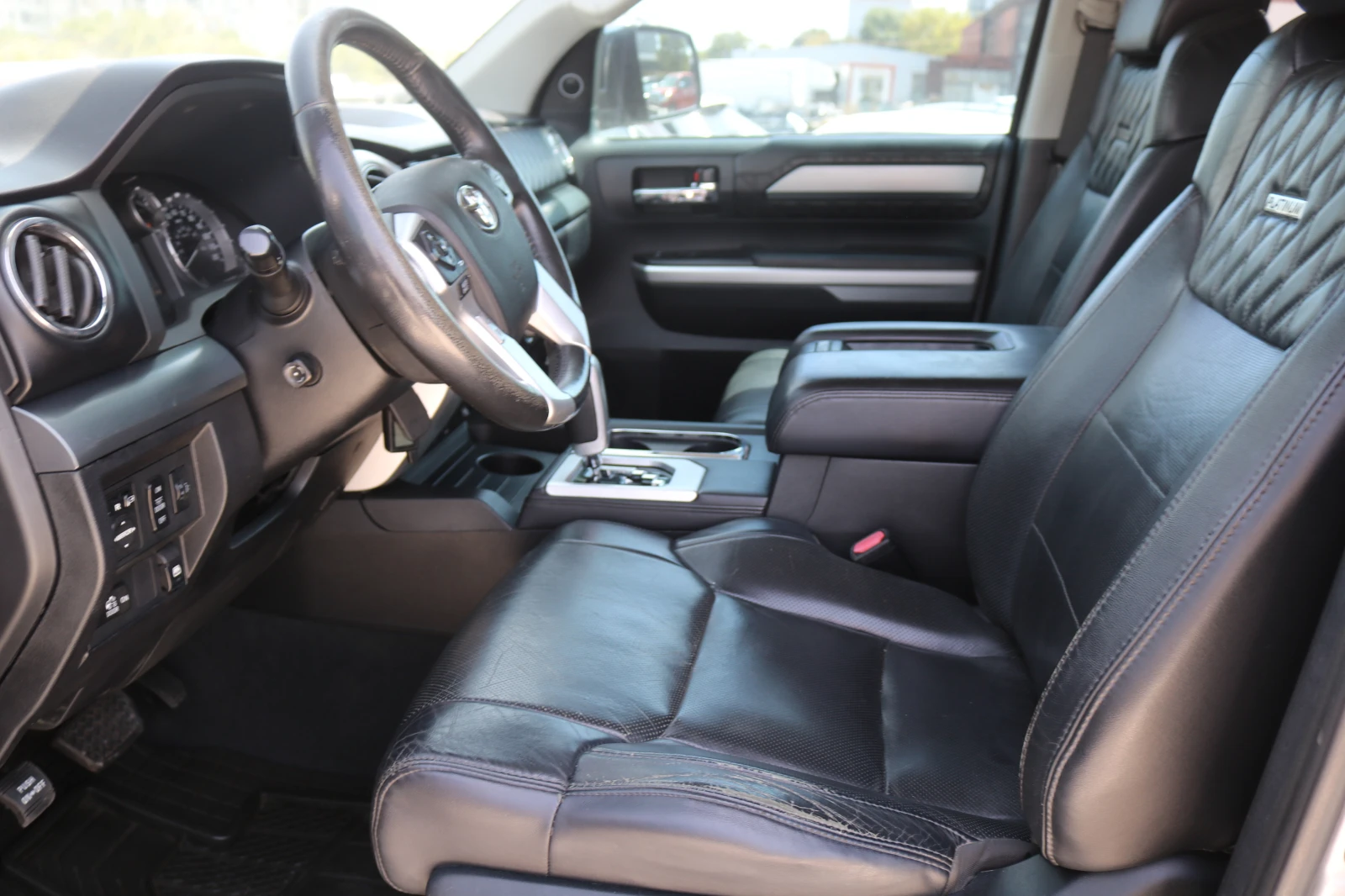 Toyota Tundra 5.7 V8 4x4 - изображение 9