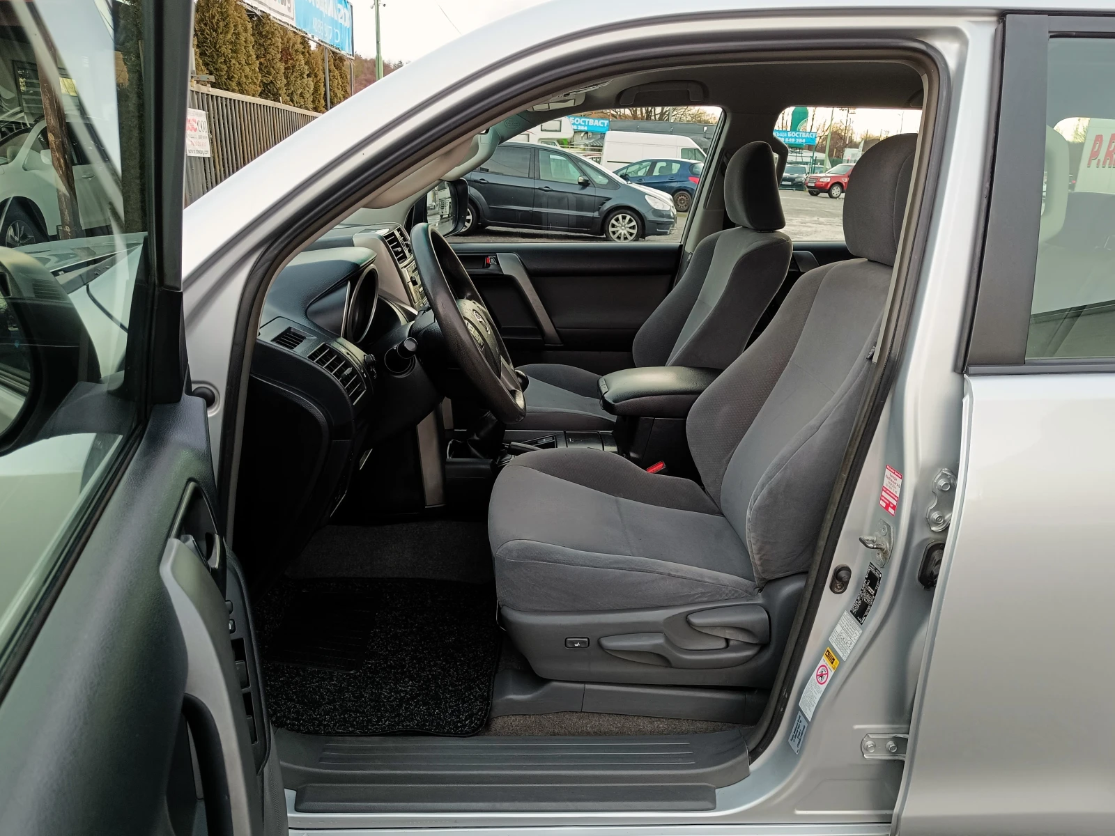 Toyota Land cruiser 3.0 D4D* 4X4* �����* ������* ��� ����*  | Mobile.bg � ����������� 9