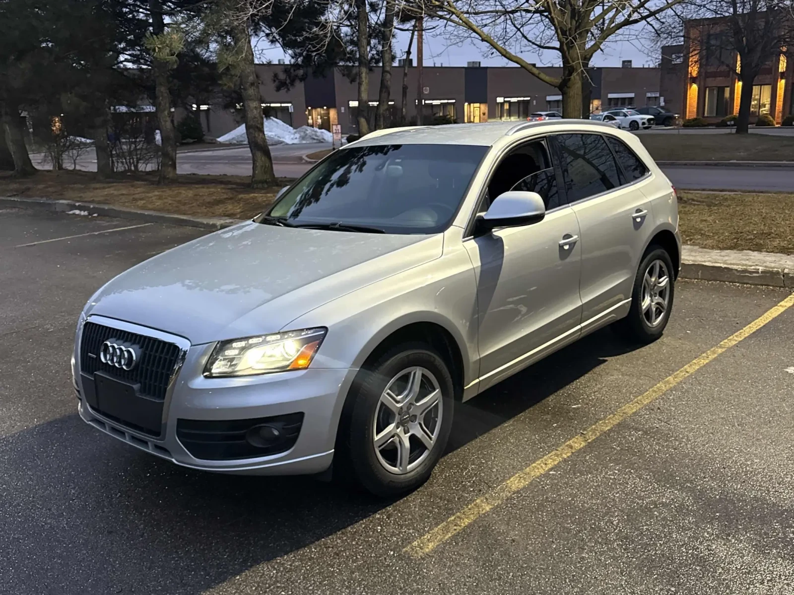 Audi Q5 QUATTRO* PREMIUM* KEYLESS* АвтоКредит(ЦЕНА ДО БГ) - изображение 2