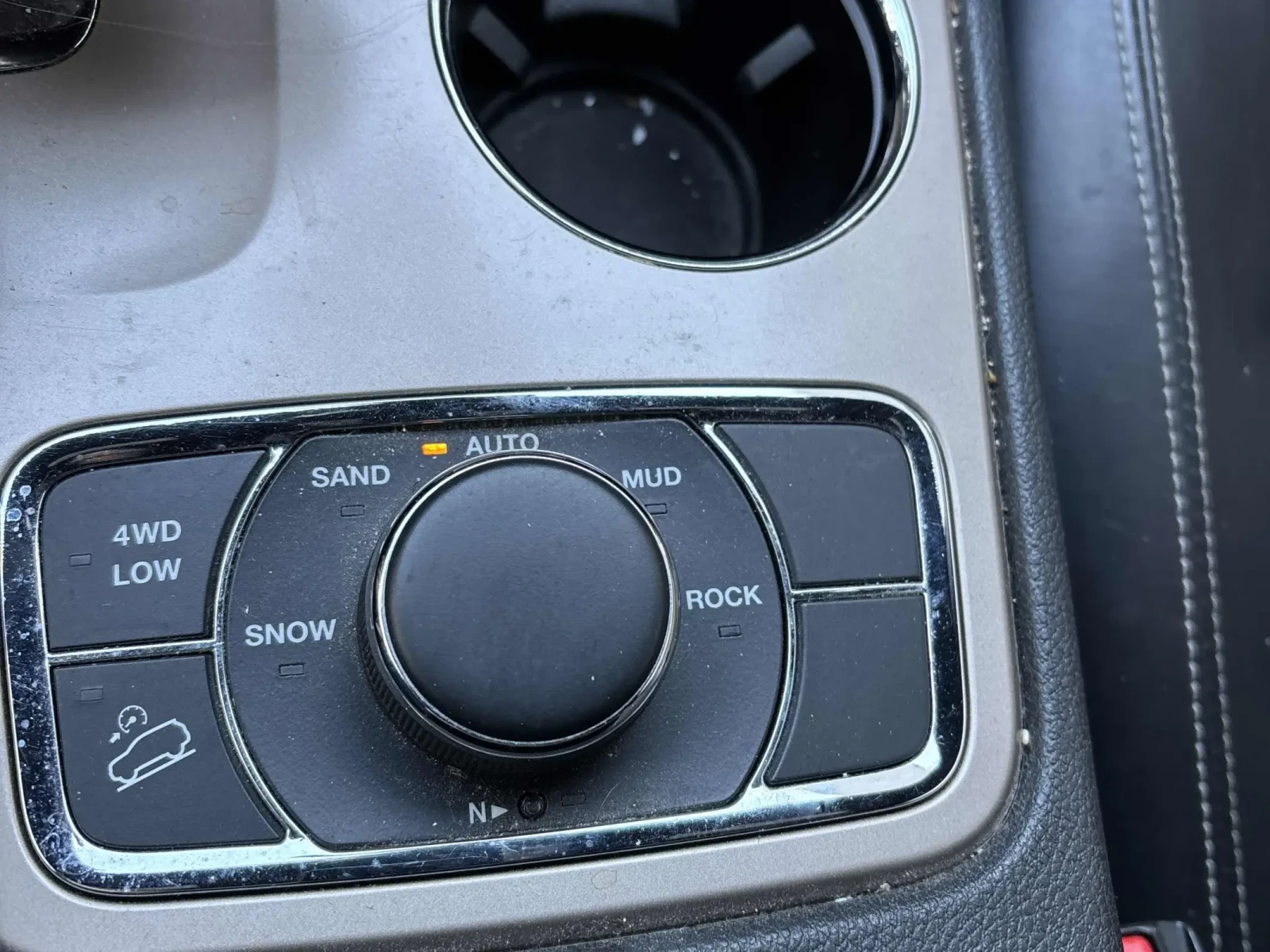 Jeep Grand cherokee LIMITED* 3.6* V6* 8ZF* ПОДГРЕВ* КАМЕРА* КЕЙЛЕС, снимка 9 - Автомобили и джипове - 53829749