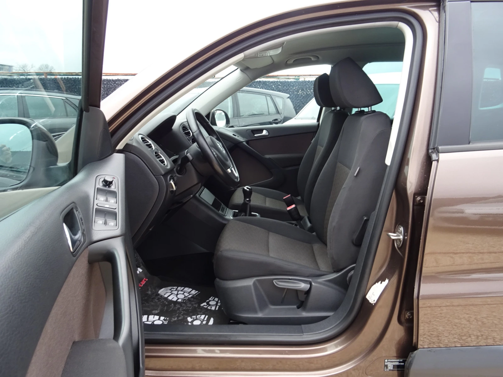 VW Tiguan 1.4 tsi Trend&Fun+ 2WD, снимка 10 - Автомобили и джипове - 54004656