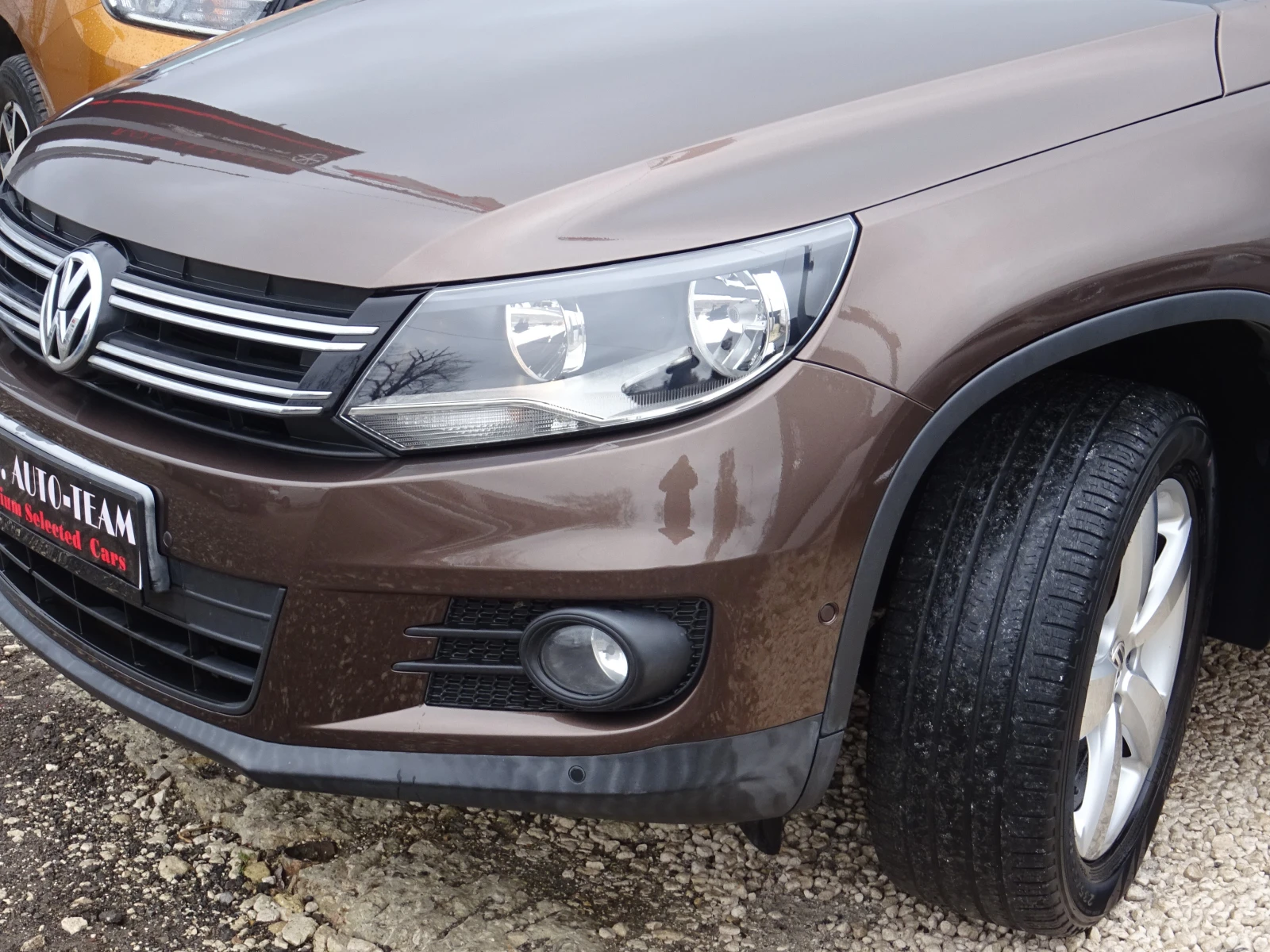 VW Tiguan 1.4 tsi Trend&Fun+ 2WD, снимка 17 - Автомобили и джипове - 54004656