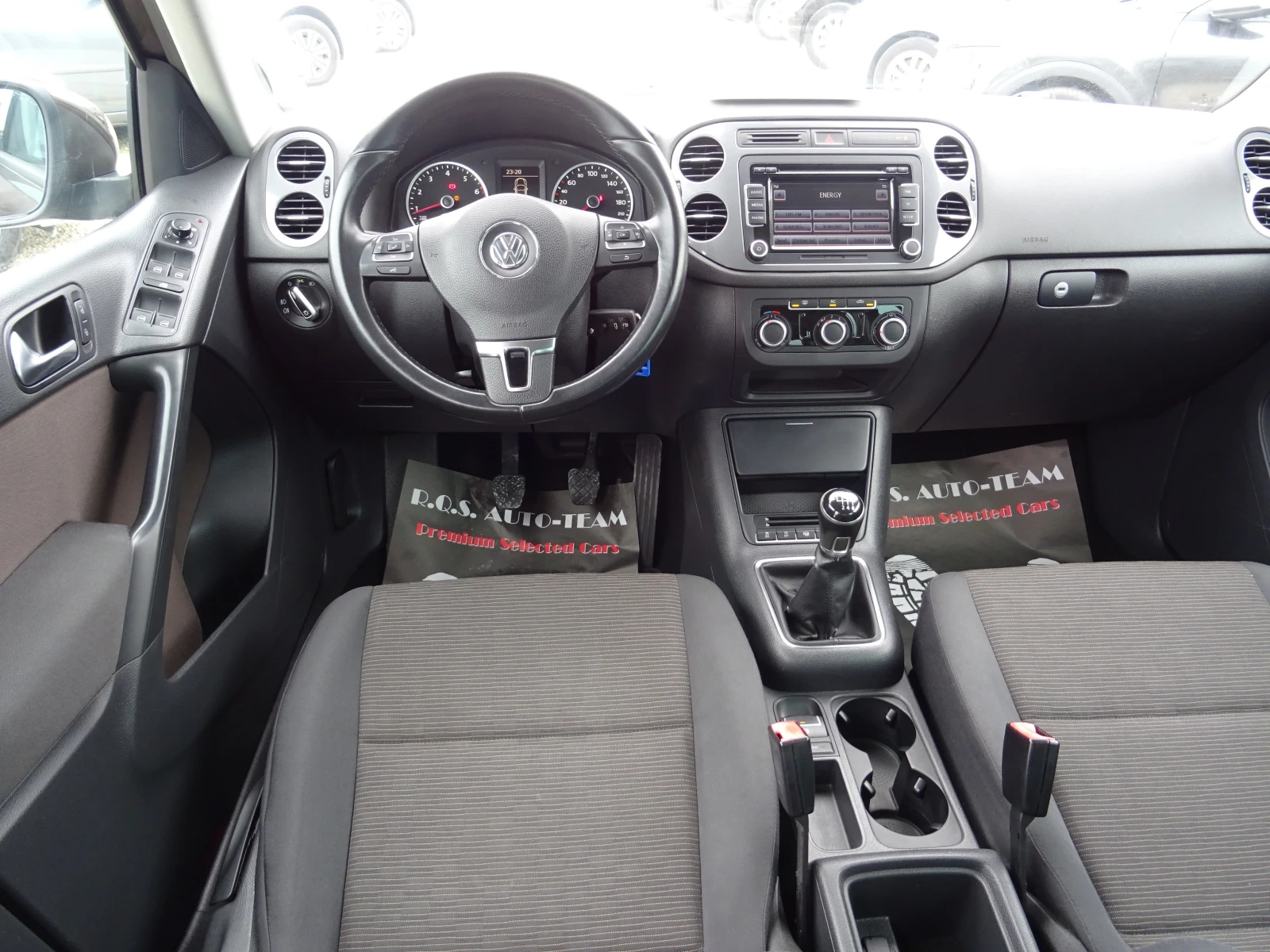 VW Tiguan 1.4 tsi Trend&Fun+ 2WD, снимка 12 - Автомобили и джипове - 54004656