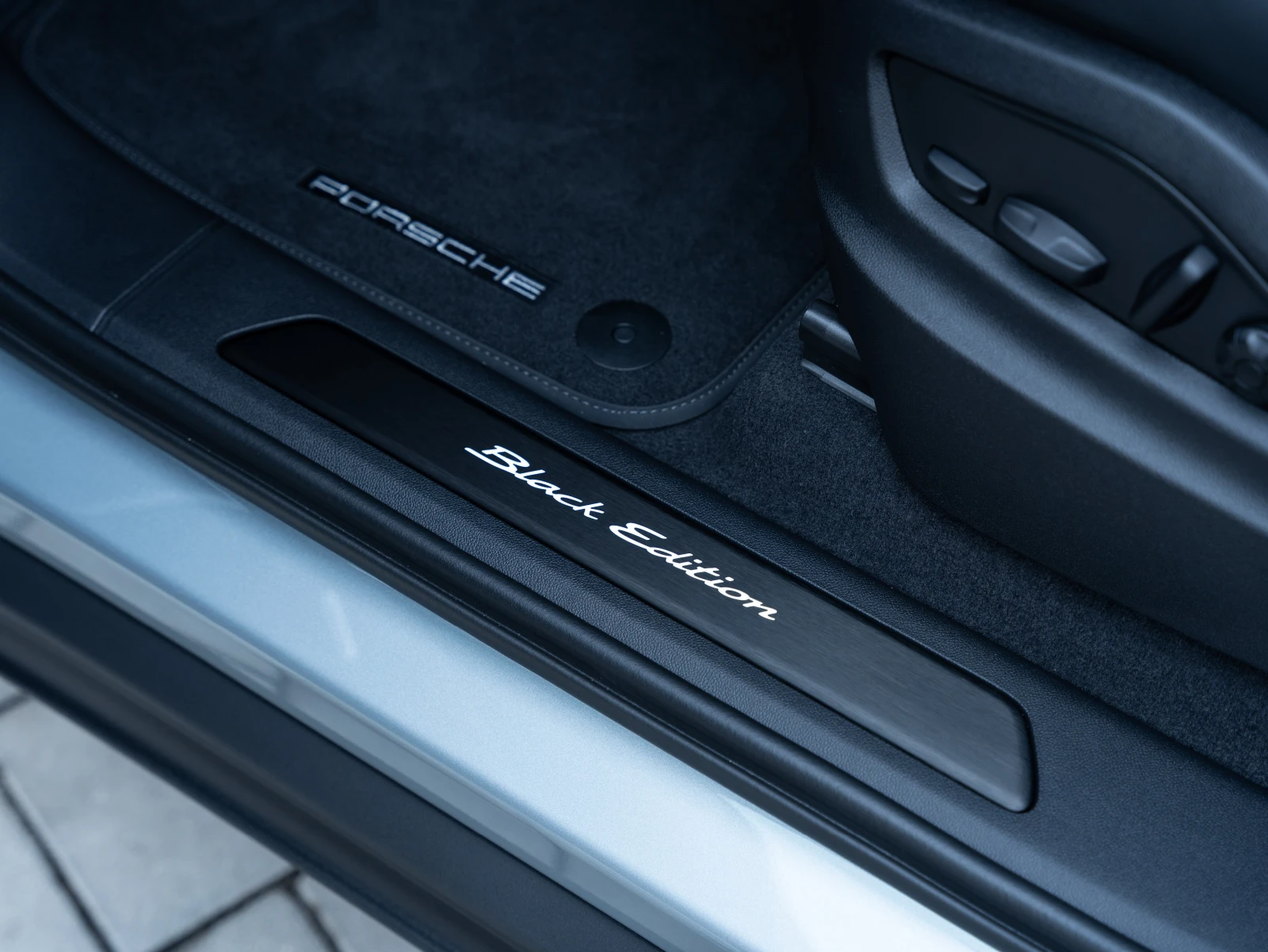Porsche Cayenne E-Hybrid Coupé Black Edition, снимка 16 - Автомобили и джипове - 54940082