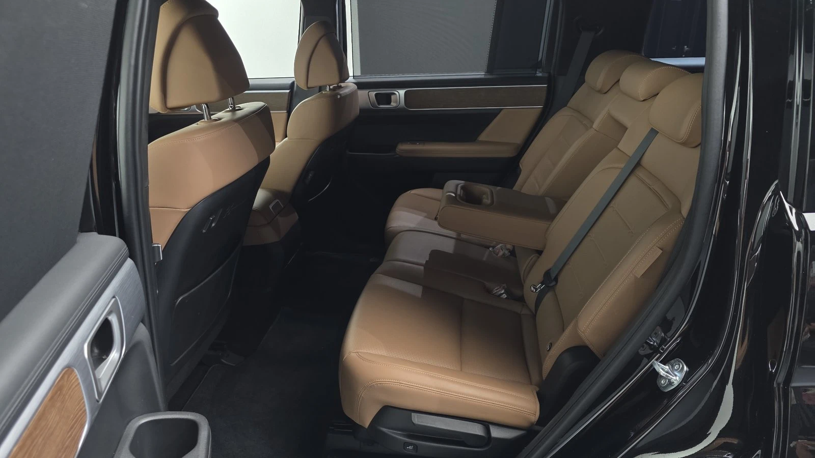 Hyundai Santa fe 1.6 HEV* HUD* KEYLESS* ПОДГРЕВ ВОЛАН* КРАЙНА ЦЕНА, снимка 12 - Автомобили и джипове - 55334910