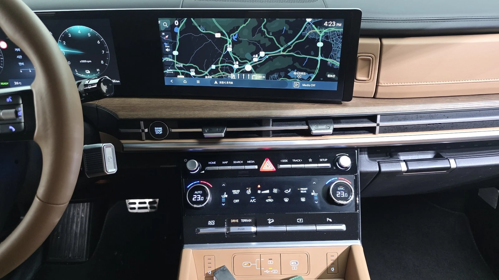Hyundai Santa fe 1.6 HEV* HUD* KEYLESS* ПОДГРЕВ ВОЛАН* КРАЙНА ЦЕНА, снимка 14 - Автомобили и джипове - 55334910