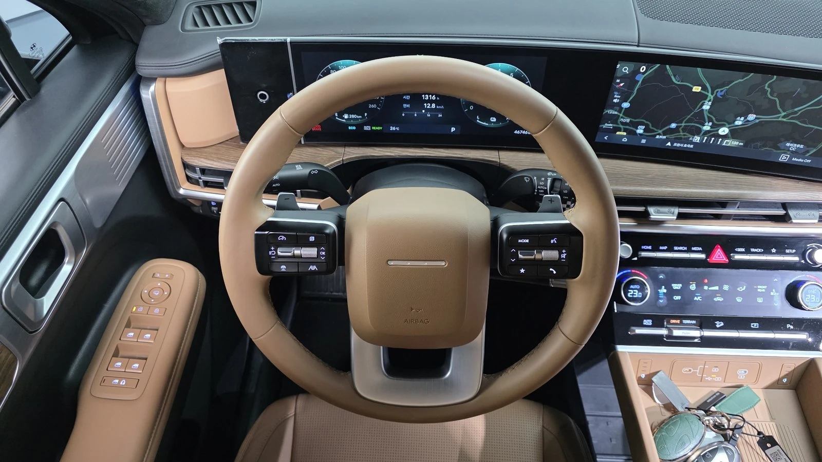 Hyundai Santa fe 1.6 HEV* HUD* KEYLESS* ПОДГРЕВ ВОЛАН* КРАЙНА ЦЕНА, снимка 15 - Автомобили и джипове - 55334910
