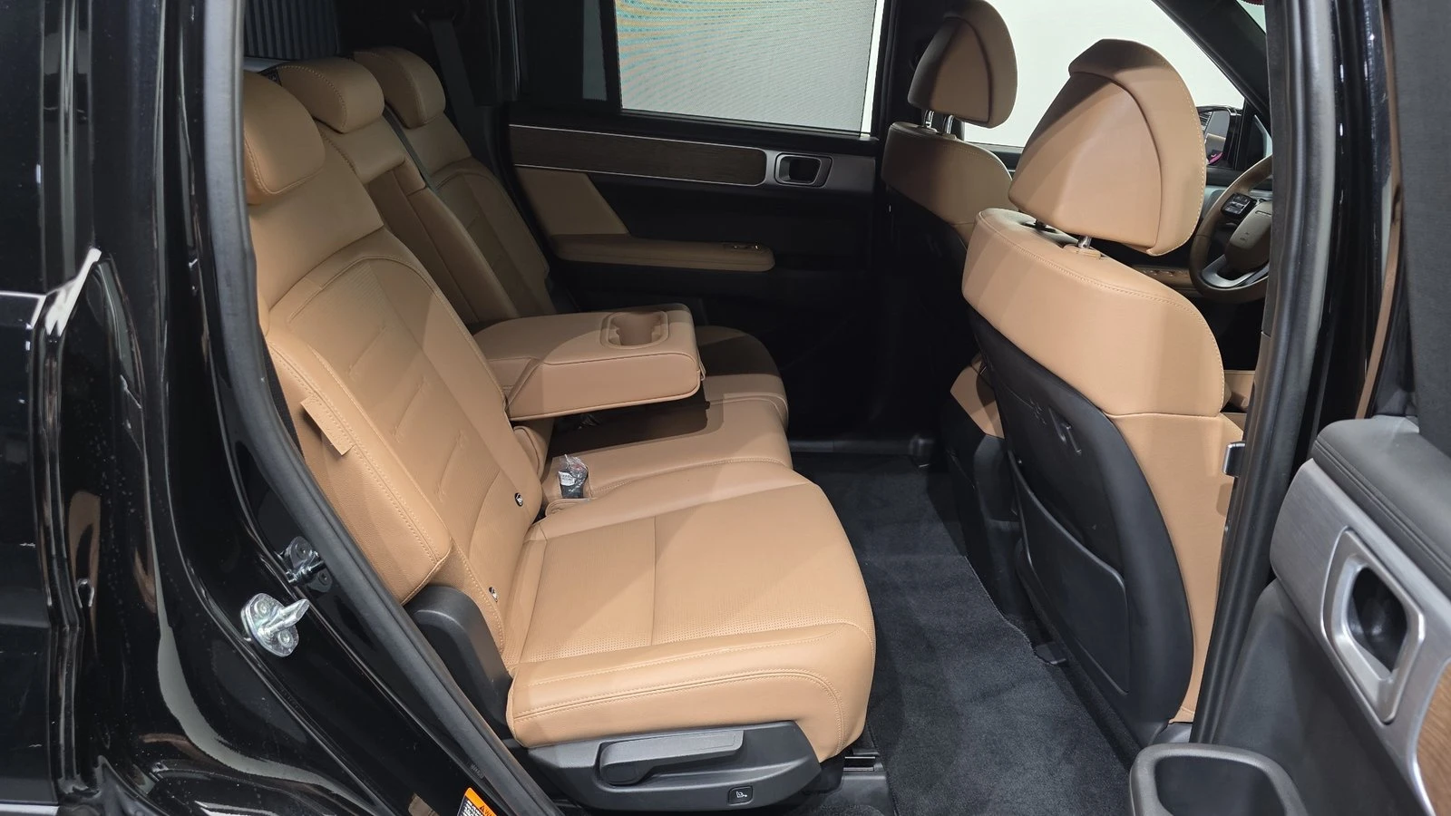 Hyundai Santa fe 1.6 HEV* HUD* KEYLESS* ПОДГРЕВ ВОЛАН* КРАЙНА ЦЕНА, снимка 11 - Автомобили и джипове - 55334910