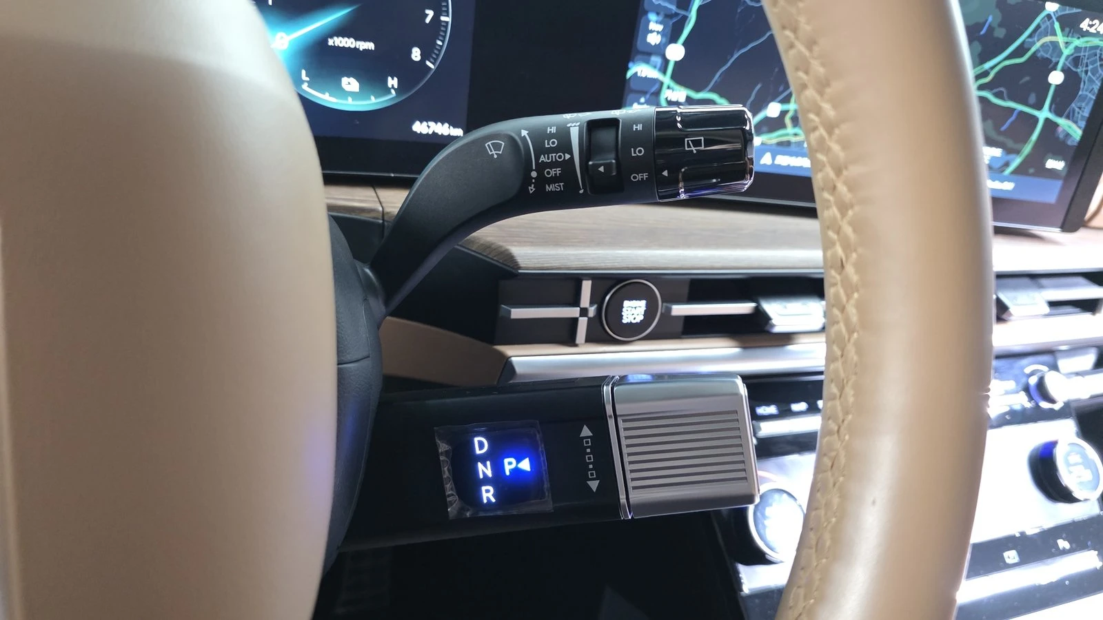 Hyundai Santa fe 1.6 HEV* HUD* KEYLESS* ПОДГРЕВ ВОЛАН* КРАЙНА ЦЕНА, снимка 9 - Автомобили и джипове - 55334910