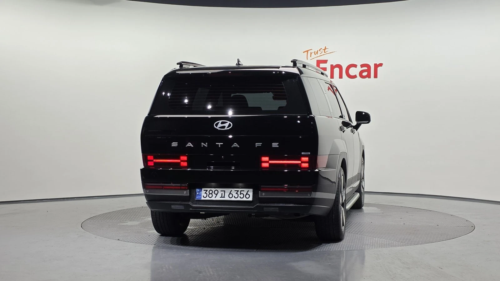 Hyundai Santa fe 1.6 HEV* HUD* KEYLESS* ПОДГРЕВ ВОЛАН* КРАЙНА ЦЕНА, снимка 4 - Автомобили и джипове - 55334910
