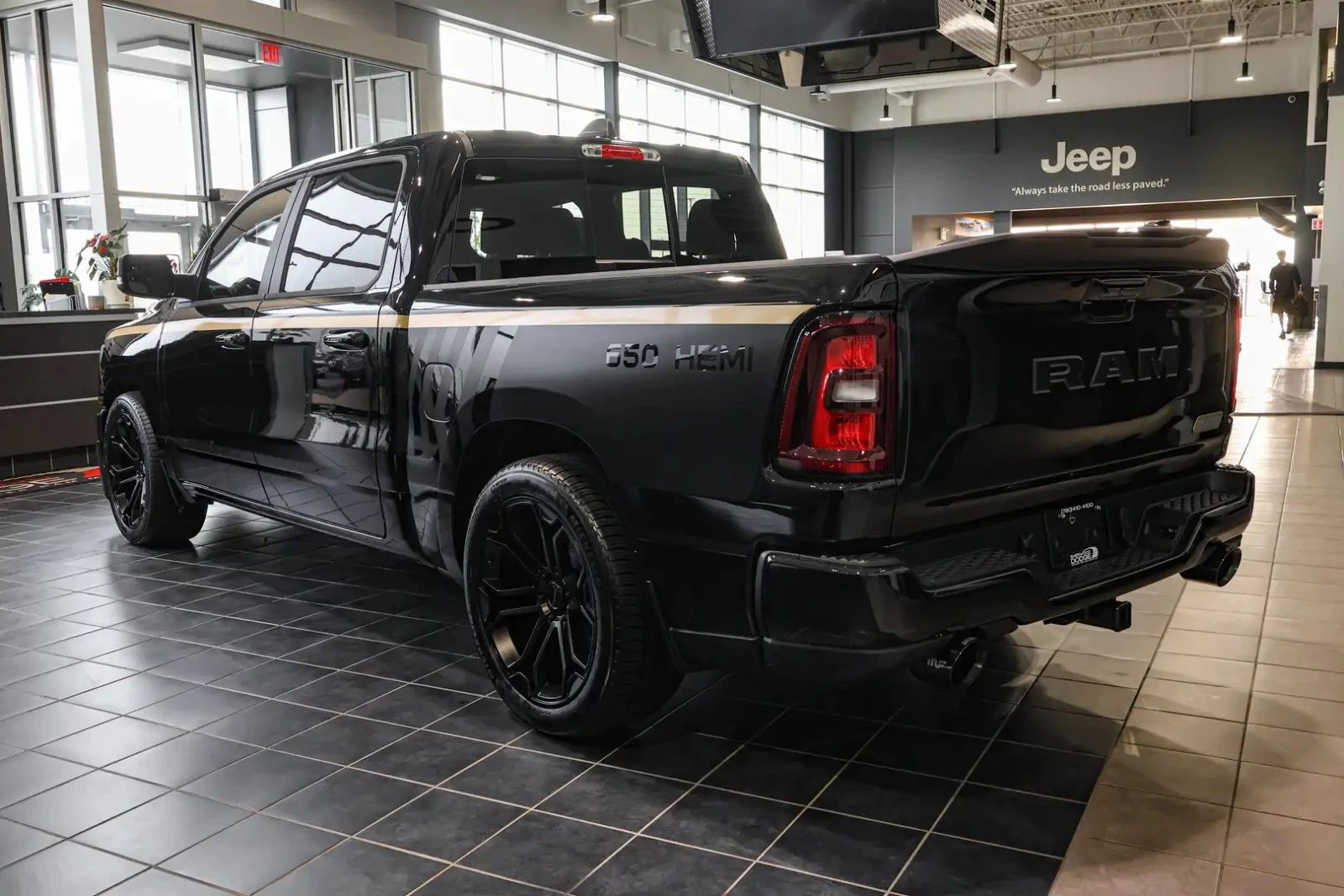 Dodge RAM 1500 ЦЕНА ДО БЪЛГАРИЯ РЕГИСТРАЦИЯ & АВТОКРЕДИТ, снимка 2 - Автомобили и джипове - 55437305