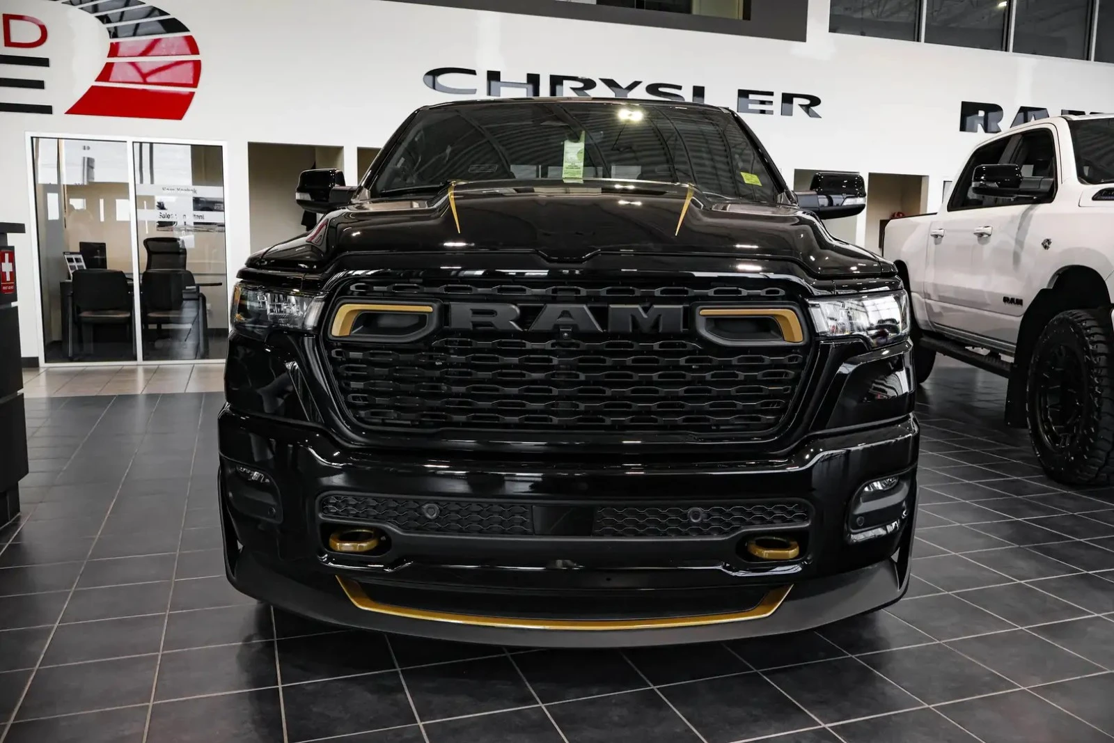 Dodge RAM 1500 ЦЕНА ДО БЪЛГАРИЯ РЕГИСТРАЦИЯ & АВТОКРЕДИТ, снимка 5 - Автомобили и джипове - 55437305