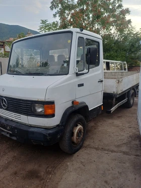     Mercedes-Benz 711 711   