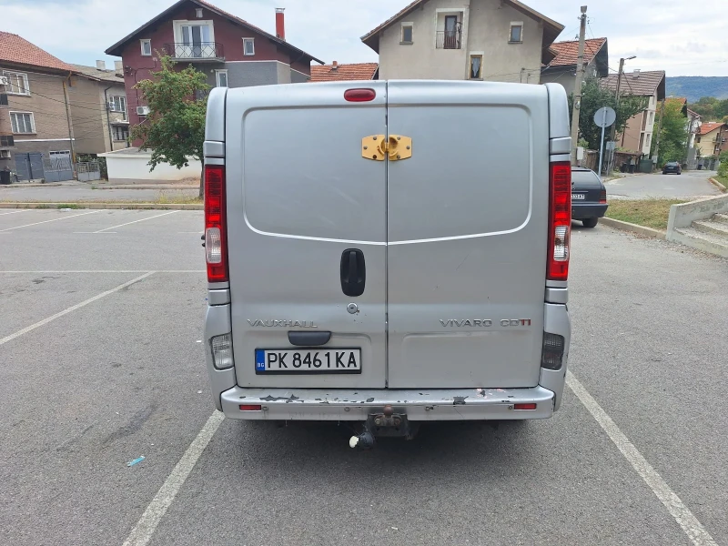 Opel Vivaro 1.9 DTI, снимка 5 - Бусове и автобуси - 52729577