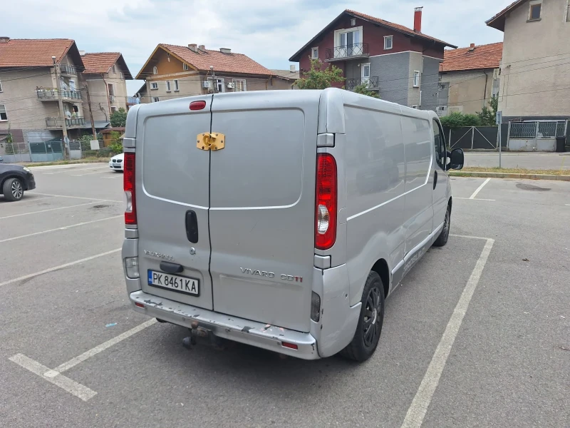Opel Vivaro 1.9 DTI, снимка 6 - Бусове и автобуси - 52729577