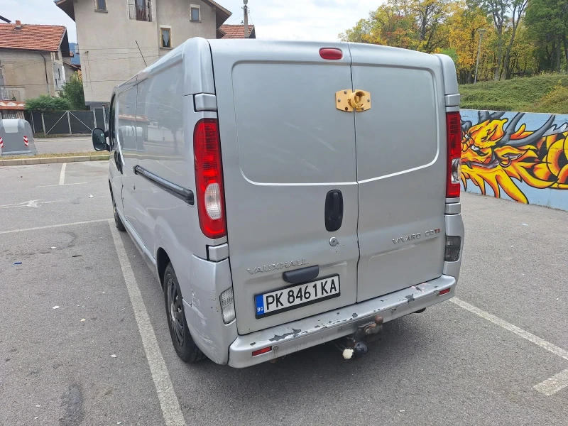 Opel Vivaro 1.9 DTI, снимка 4 - Бусове и автобуси - 52729577