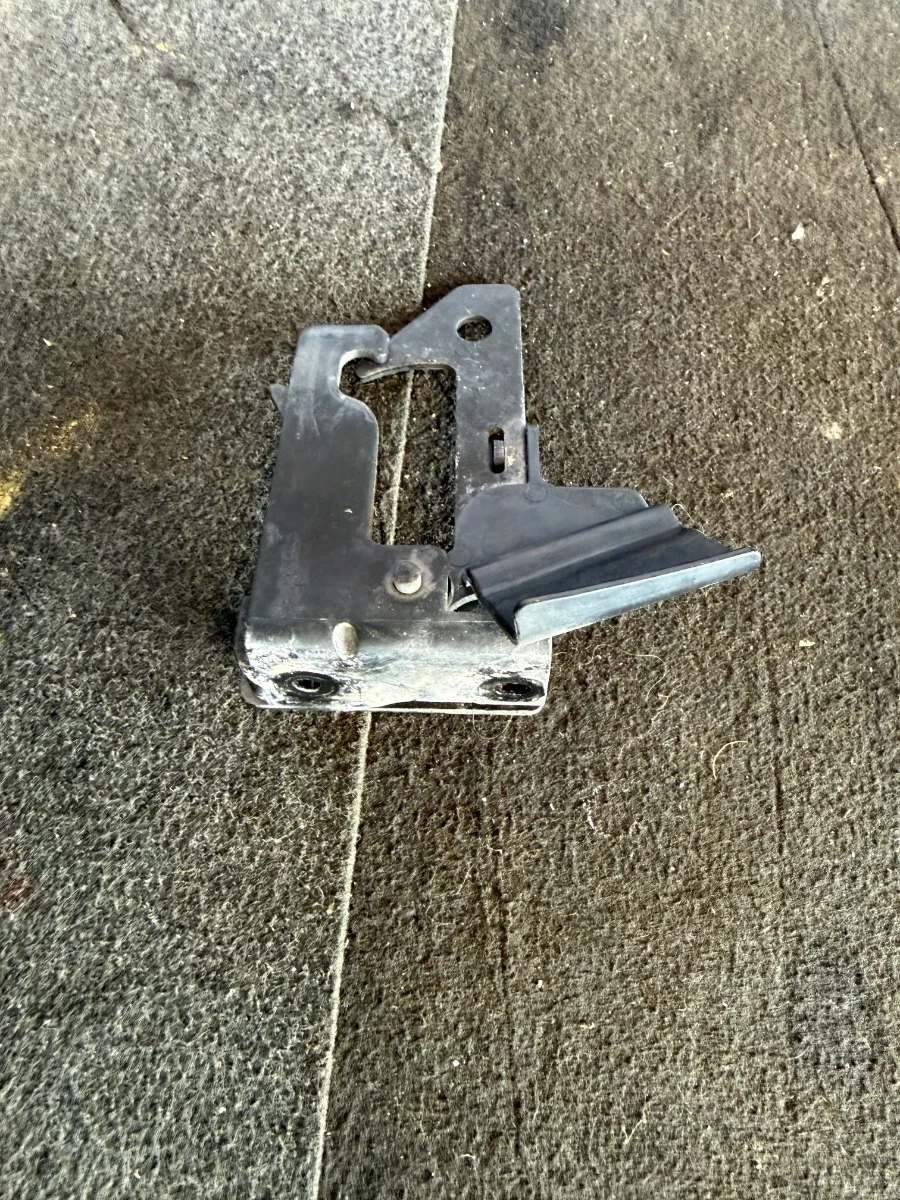 Брава за преден капак за Mercedes W222 350 CDI A2228800164-631