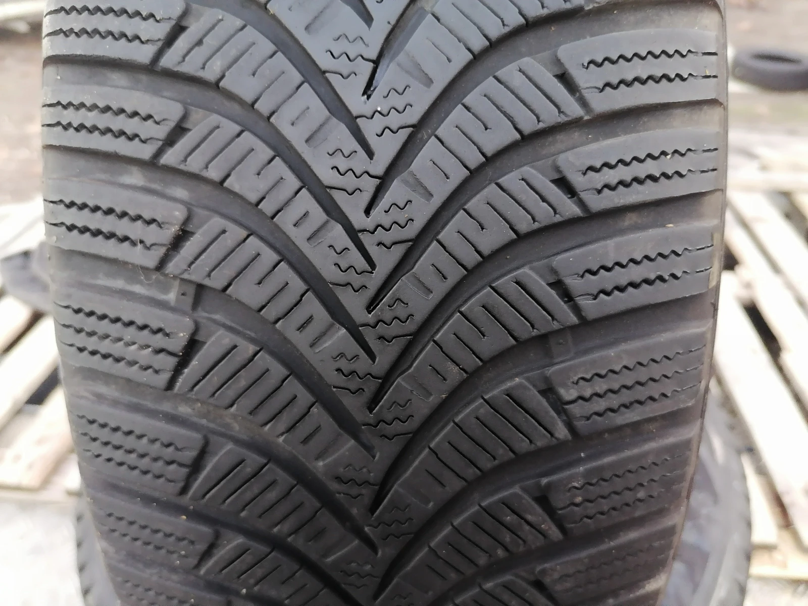 ���� 215/65R16 | Mobile.bg � ����������� 1