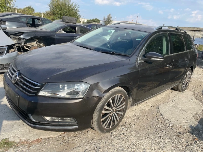 VW Passat 1.6 tdi, снимка 1 - Автомобили и джипове - 42490118