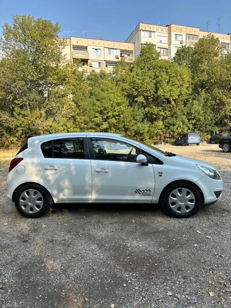 Opel Corsa, снимка 2 - Автомобили и джипове - 46924424