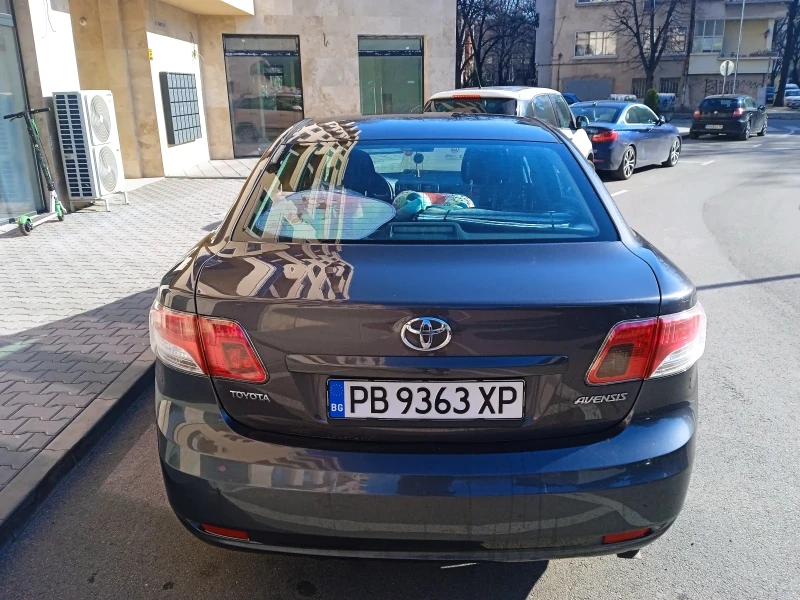 Toyota Avensis 2.0 D-4D, снимка 7 - Автомобили и джипове - 47900539