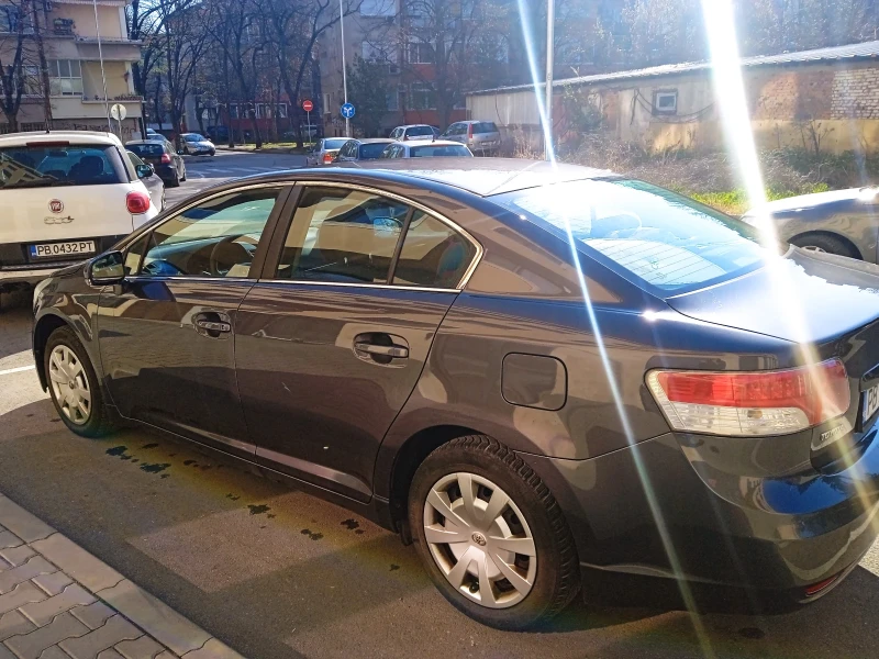 Toyota Avensis 2.0 D-4D, снимка 5 - Автомобили и джипове - 47900539