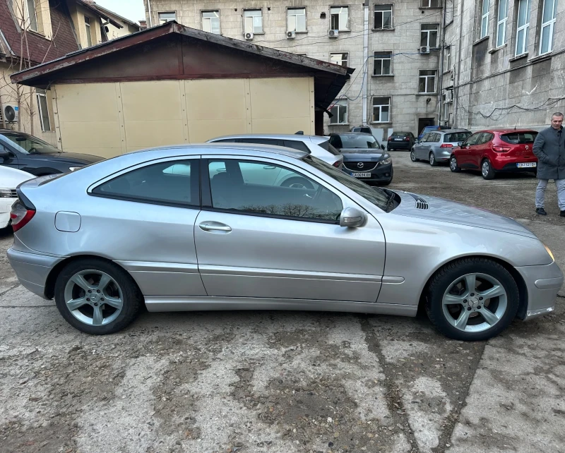 Mercedes-Benz C 220, снимка 8 - Автомобили и джипове - 48143316